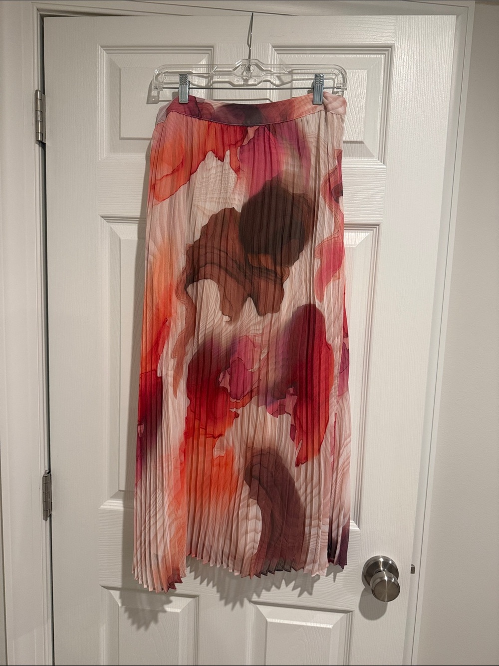 Express Pleated Midi Skirt in Pink, Red and Brown Wash